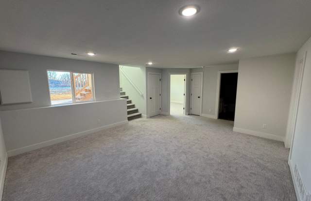 $1795 - 4 bed 3 bath - New Build Duplex in a beautiful neighborhood!