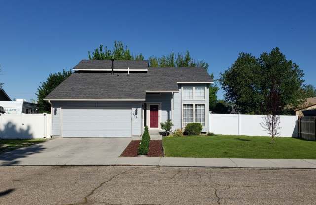 3 Bedroom with large yard.