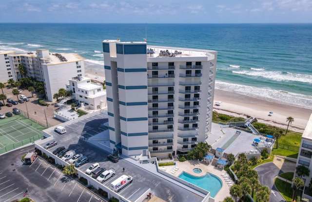 Fully Furnished Beautiful 2 Bedroom Seascape Towers Oceanfront Condo