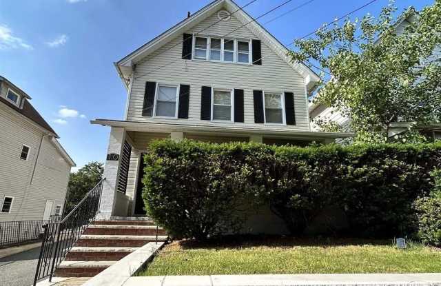 10 MORTON ST