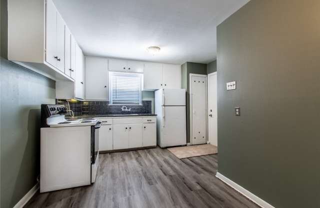 3526 S Alameda Street unit: B