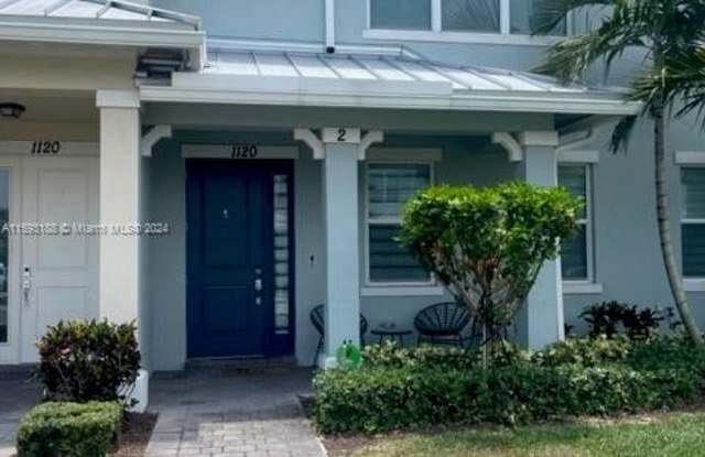 1120 Eucalyptus Dr