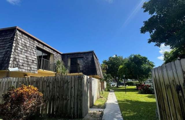 Photo of Charming townhouse 2 bed 2 bath in great location!