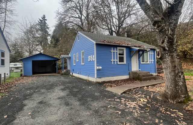 2-Bedroom 1-Bathroom home in Cottage Grove!