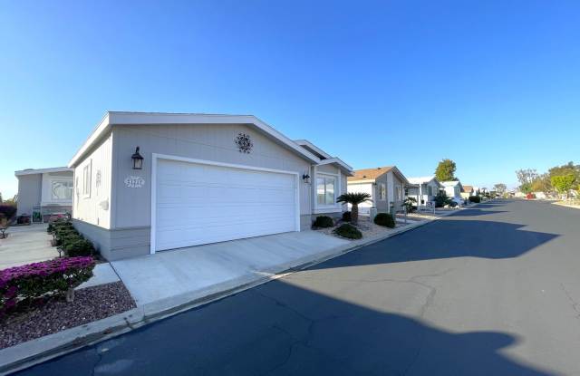 AVAILABLE NOW! CHARMING 2 Bed 2 Bath Home in Desert Hot Springs!