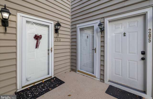 2004 PEGGY STEWART Way unit: 204