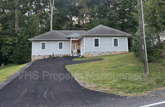 Photo of 2400 Lakeview Parkway