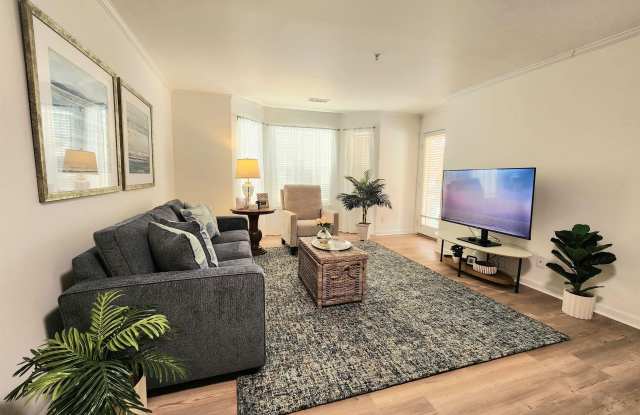 900 Taylor Street 210