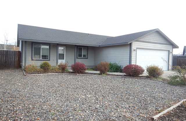 3 Bedroom, 2 Bathroom North of Prineville - Fenced Back Yard - Available soon!
