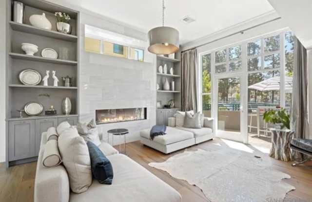 Photo of 160 W Island Ave