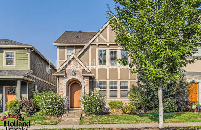 Fantastic  Spacious Pet friendly Home with Great Amenities!