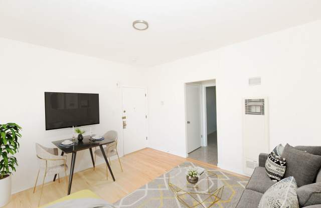 1424 VALENCIA Apartments