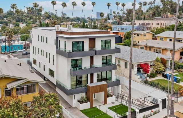 Photo of 1436 Edgecliffe Dr unit: 102