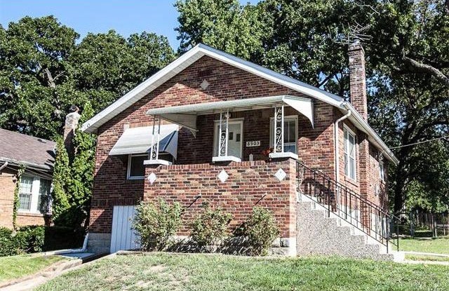 8903 Powell Ave - 8903 Powell Avenue, Brentwood, MO 63144