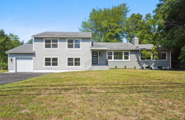 Photo of 185 Newtown Ave