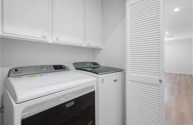 1933 Voorhees Avenue