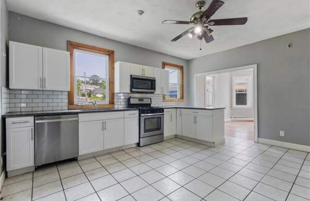 Photo of 11 Roosevelt Street unit: 1