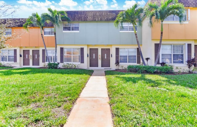 4668 NW 9th Dr - 4668 NW 9th Dr, Plantation, FL 33317