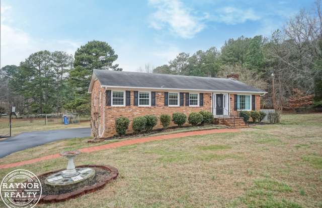 Spacious Northern Durham Retreat - 916 Sandlewood Drive, Durham County, NC 27712