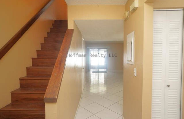 10049 Lake Oak Circle