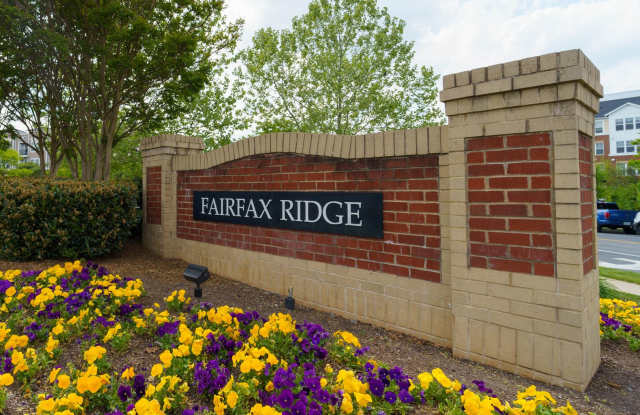 Newly Available! Urban Comfort and Convenience in a Prime Location