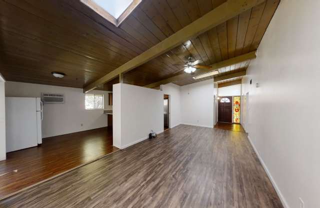 Spacious 4BD/2BA on Baja (Lease out, pending signatures. Check back in a few days!)