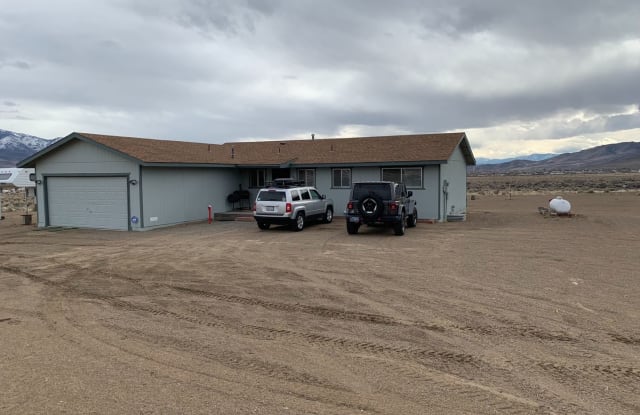 741 LaFond Ave - 741 La Fond Avenue, Storey County, NV 89403