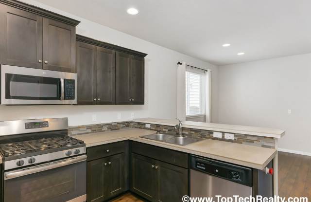 Lovely 4 BD 2.5 BA Home in a coveted Abbey Creek in a highly desirable Bethany area, A+ Schools! **Solar Energy!**