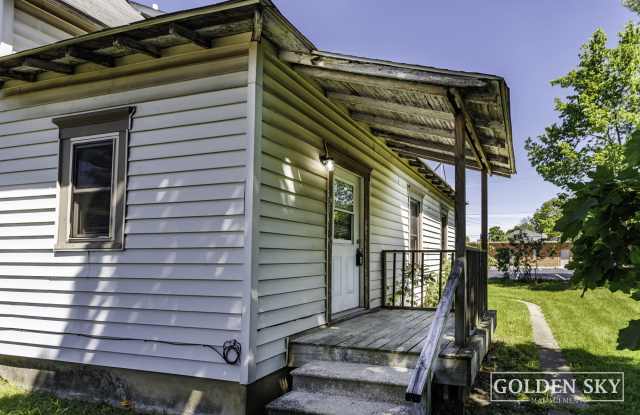 216 1/2 South Dill Street