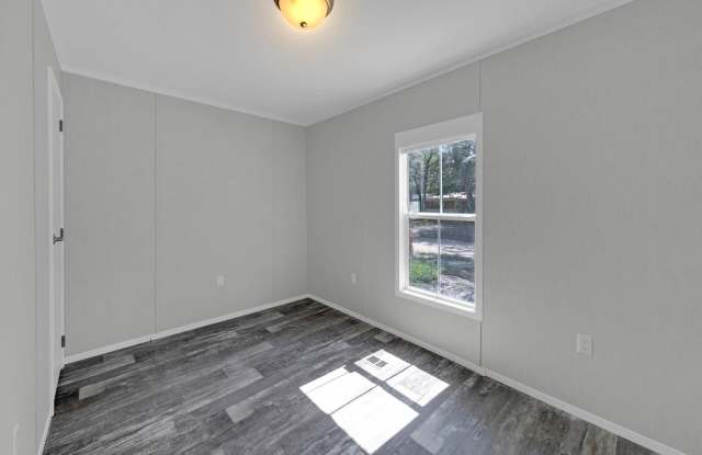 Photo of 3 Bedroom/ 2 Bath Home in DeFuniak Springs, Florida