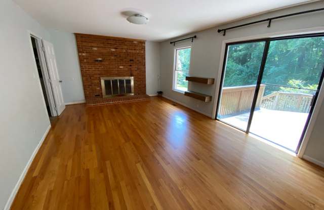 Room in 4 Bedroom Home at N Harrison Ave