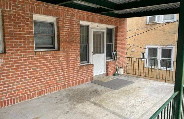 24 Main St