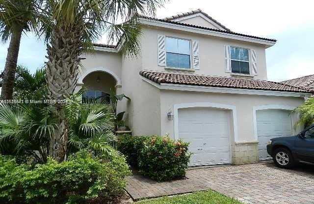 5305 SW 38th Ave - 5305 Southwest 38th Avenue, Hollywood, FL 33312