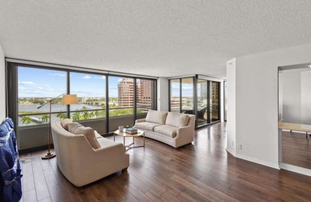 Photo of 529 S Flagler Drive