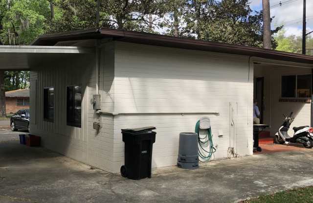 3125 W University Ave