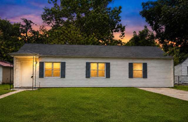 1381 Creel Ct