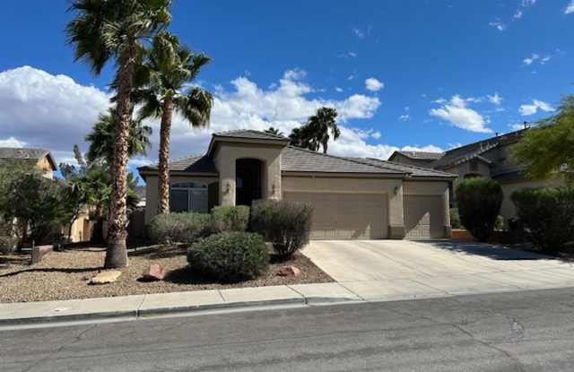 Single Story w/ Pool and Spa - Pool Service Inc. 8/1 move in