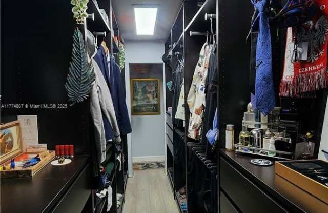 8951 N New River Canal Rd