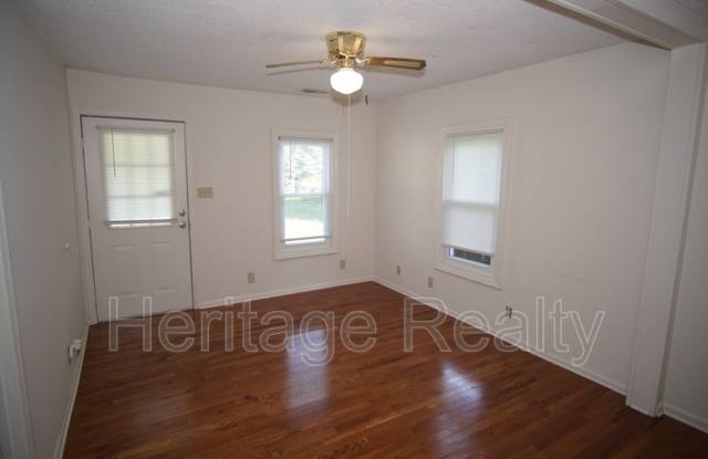 307 East Oldham Avenue