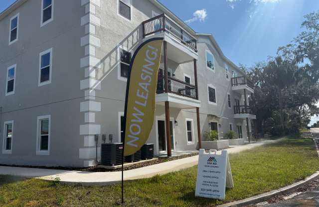 Photo of Luxury 2 Bed 2 Bath, Downtown Eustis Full Month Free!