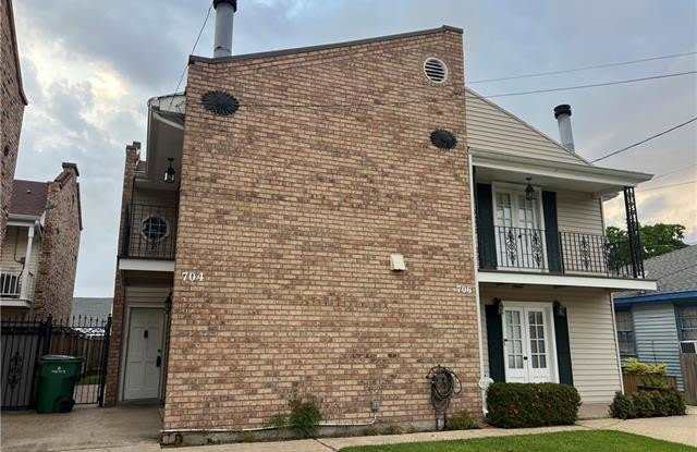 704 WALTHAM Street