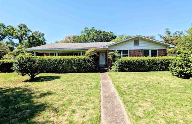 4685 Peacock Dr