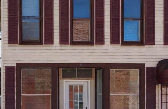 2nd floor apartment - 4 Hanover Street, Glen Rock, PA 17327