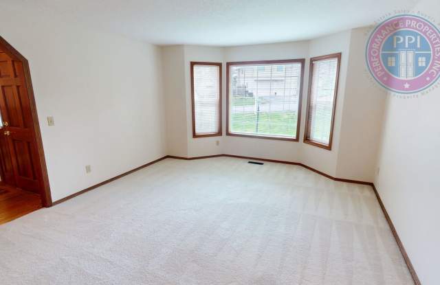 Room to Roam at Hidden Springs in West Linn! Pets OK!