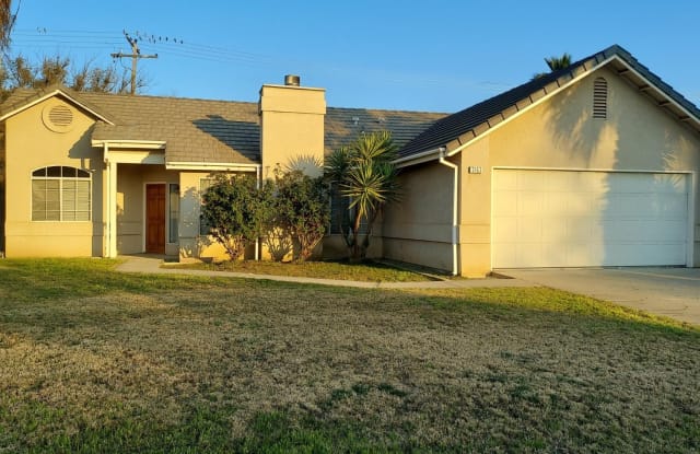 3163 Holly Court - 3163 Holly Court, Hanford, CA 93230