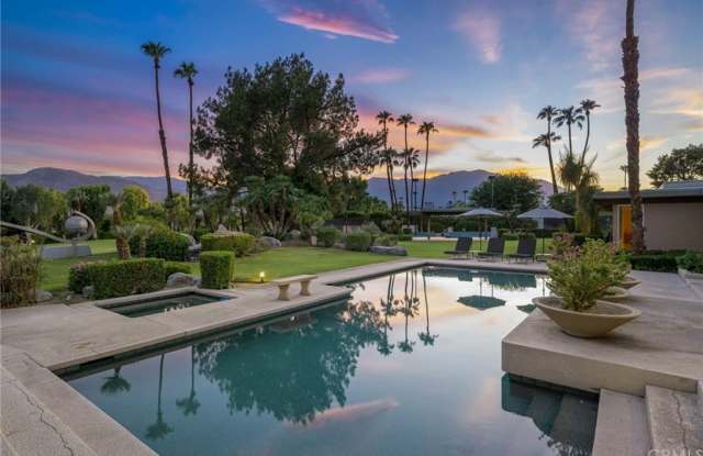 71111 Tamarisk Lane