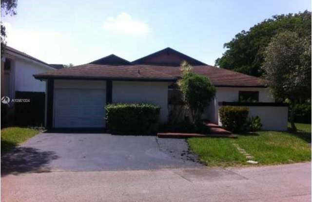 5220 SW 152nd Ct - 5220 Southwest 152nd Court, Kendall West, FL 33185