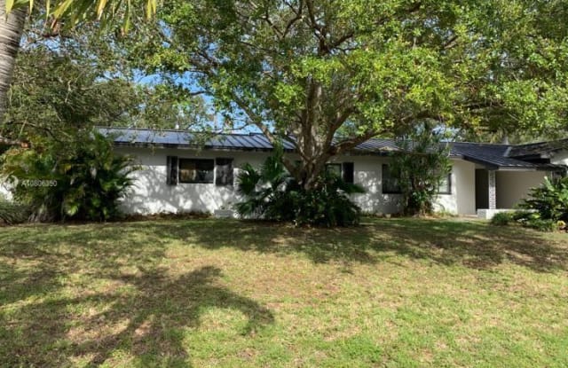 7435 SW 173rd St - 7435 Southwest 173rd Street, Palmetto Bay, FL 33157