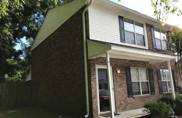 Photo of West Ashley Townhouse on Wooded Lot!