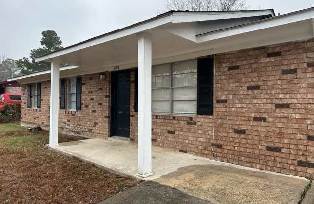 Newly Renovated 3 bedroom is waiting for you!